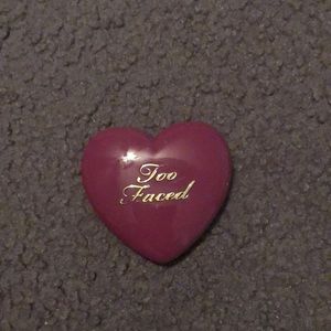 Too faced blush